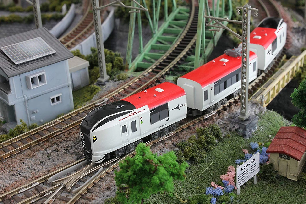 Rokuhan SG003-1 Z Shorty Series E259 Narita Express Starter Set (Z Scale) - Image 3